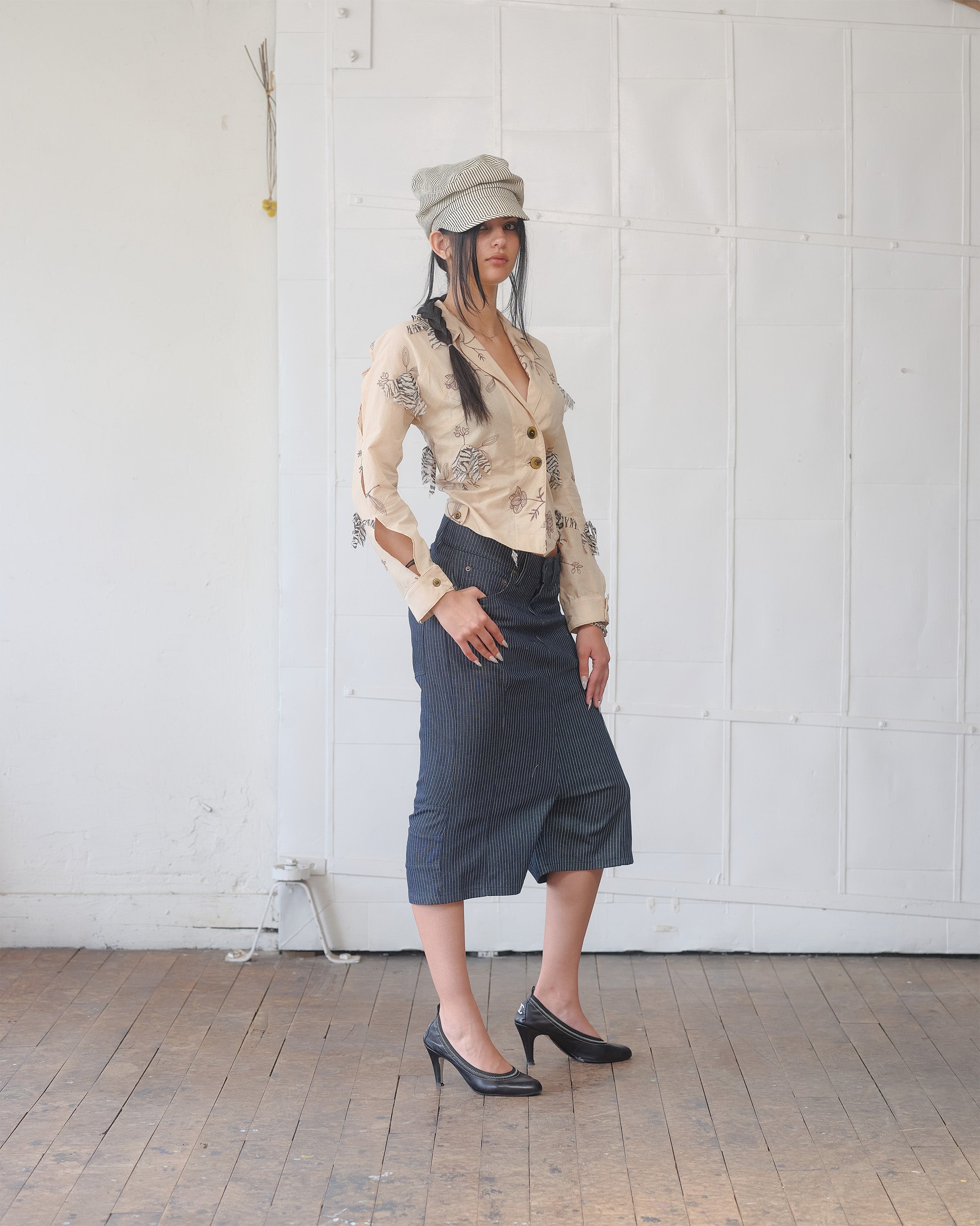 DARTED BUTTON DOWN